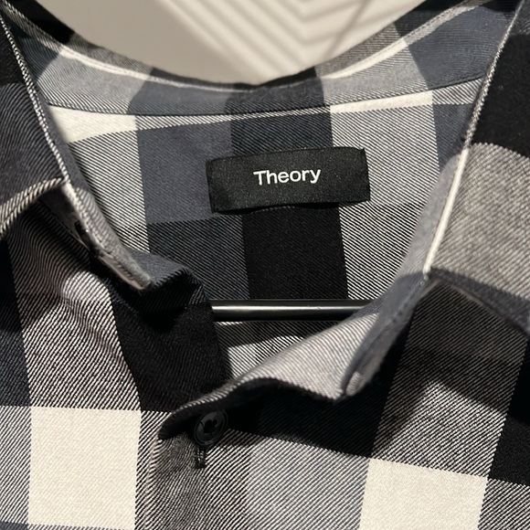 Men’s Theory Button Up. Like New. Worn Once - Picture 2 of 4